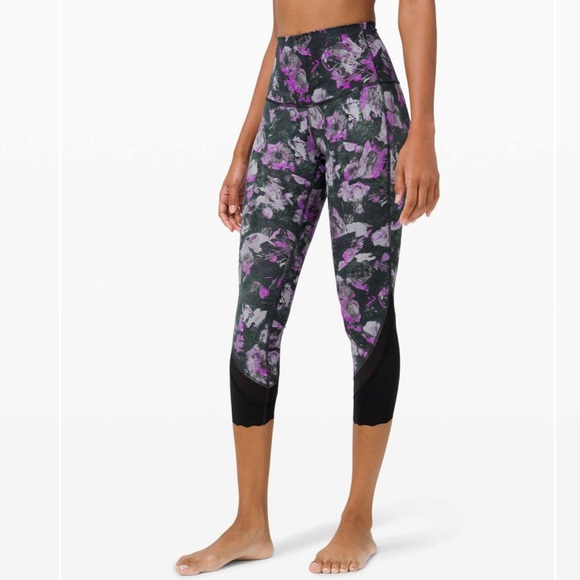 Lululemon Wunder Under High-Rise Crop‎ 23" *Updated Scallop Full-On Luxtreme - Picture 2 of 4